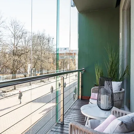 Belhome Kueueni Apartment In The City Center Tartu Exterior photo